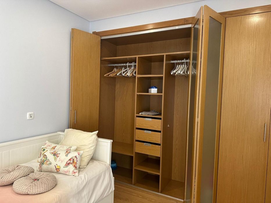 Arrenda - se quarto