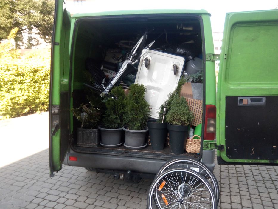 Tanie Taxi bagażowe transport , przeprowadzki,  opróżnianie mieszkań.