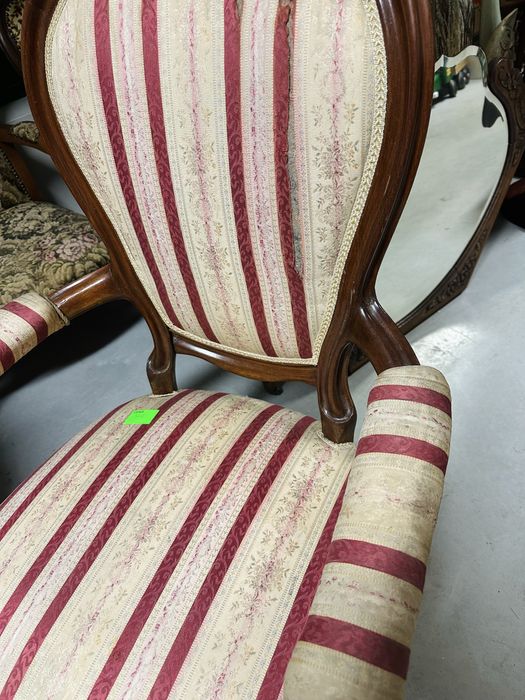 Stary duży fotel drewniany do renowacji tapicerka tron retro vintage