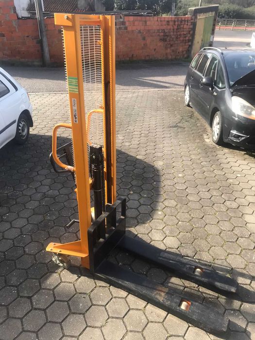 Elevador Hidráulico / Porta Paletes