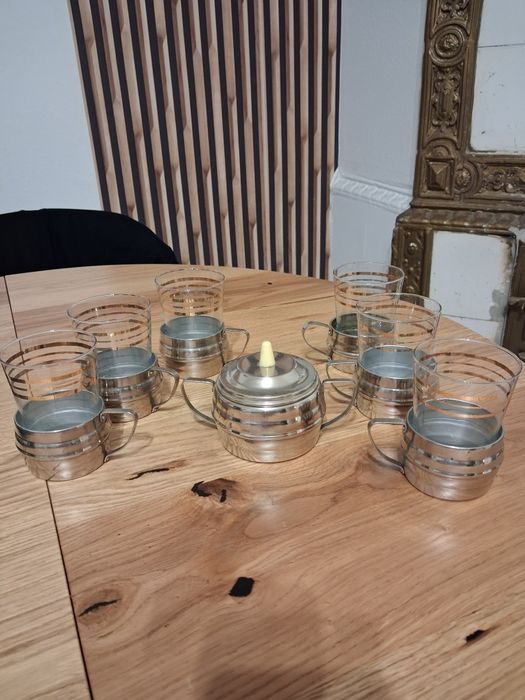 Stare szklanki z koszyczkami PRL