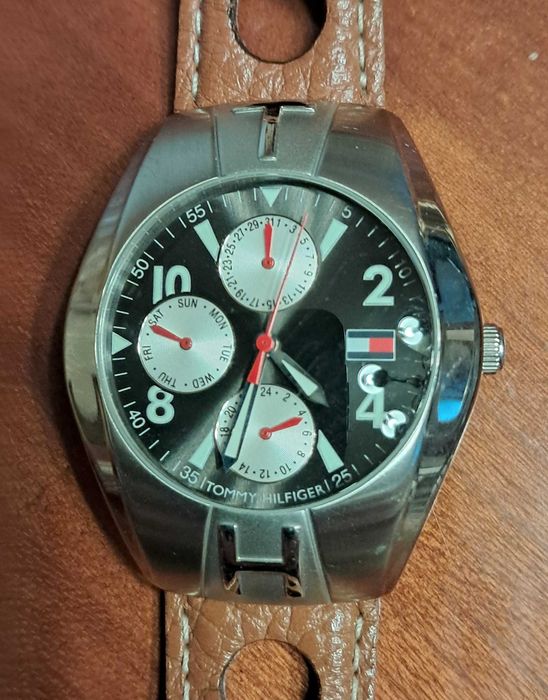 Relógio original Tommy Hilfiger bracelete pele camel, excelente estado