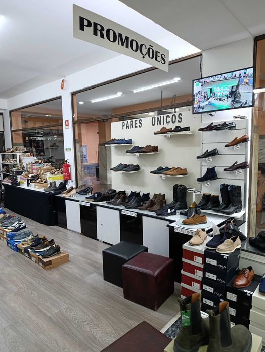 Trespasse Sapataria em centro comercial com 80m2