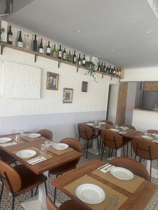 Trespasse restaurante renda 375 euros.