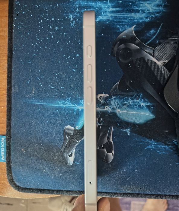 Apple iPhone 16e jak nowy