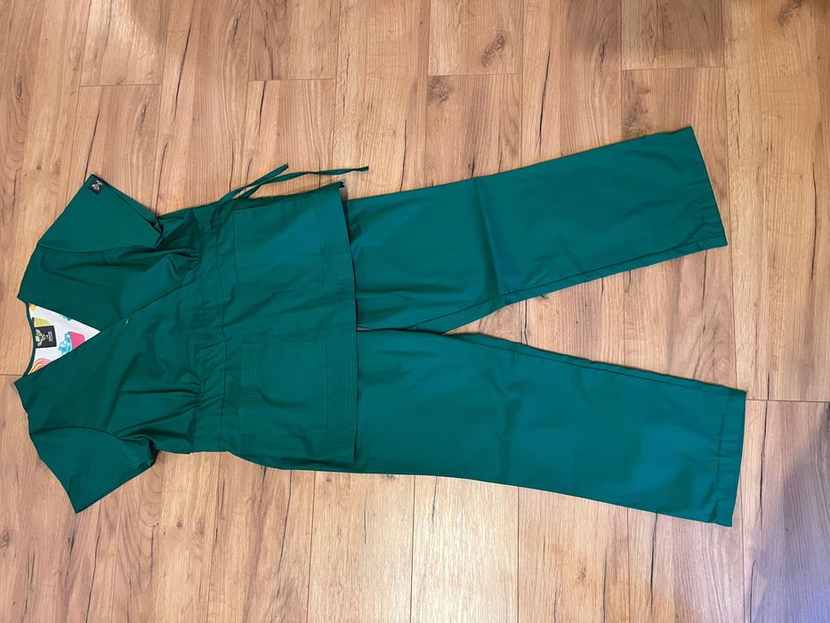 Sprzedam odzież medyczną