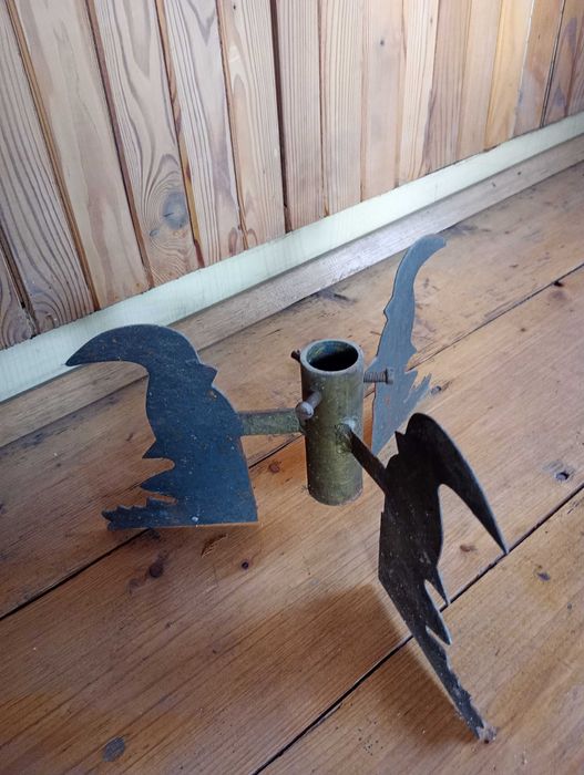 stojak na choinkę metalowy - krasnale