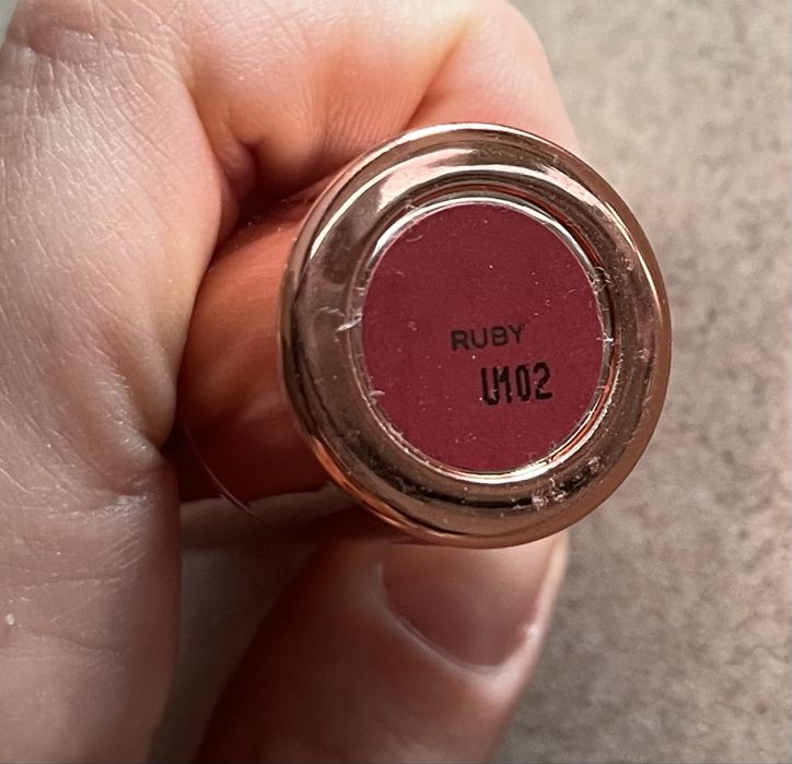 szminka Revolution Ruby