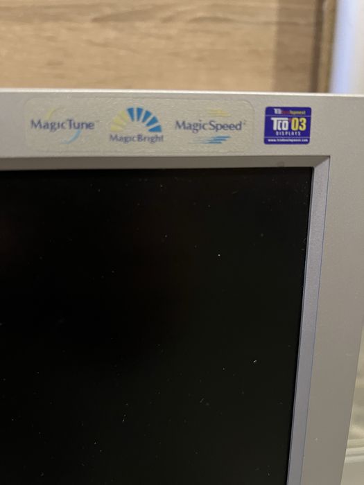 Samsung syncmaster 913N