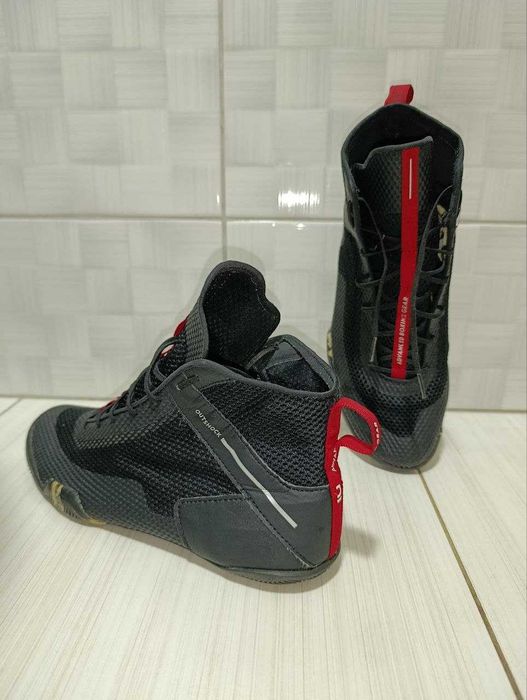 Decathlon модели Outshock 500.  Размер 42