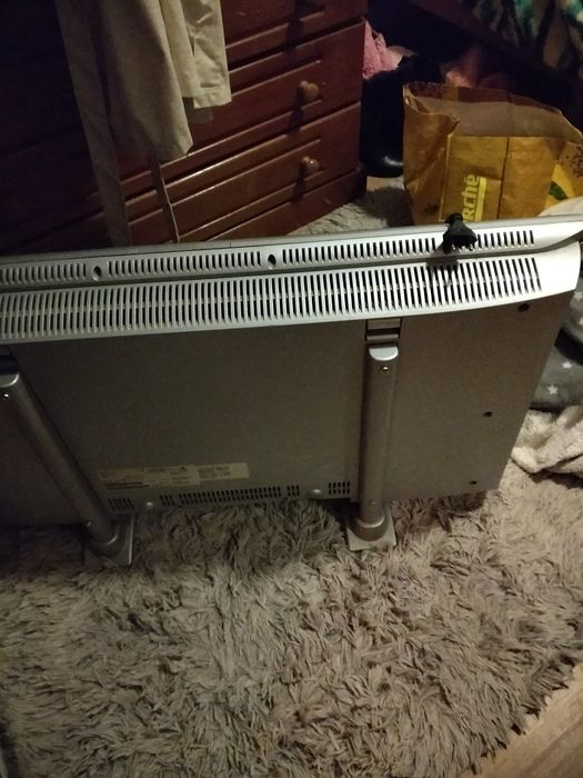 Vendo TV bom estado com comando
