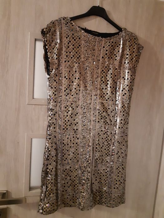 cekinowa złota sukienka sylwestrowa