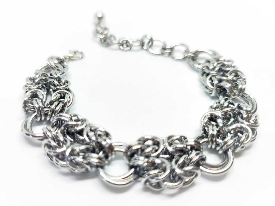 Bransoletka chainmail ze stali chirurgicznej – zbrojny minimalizm