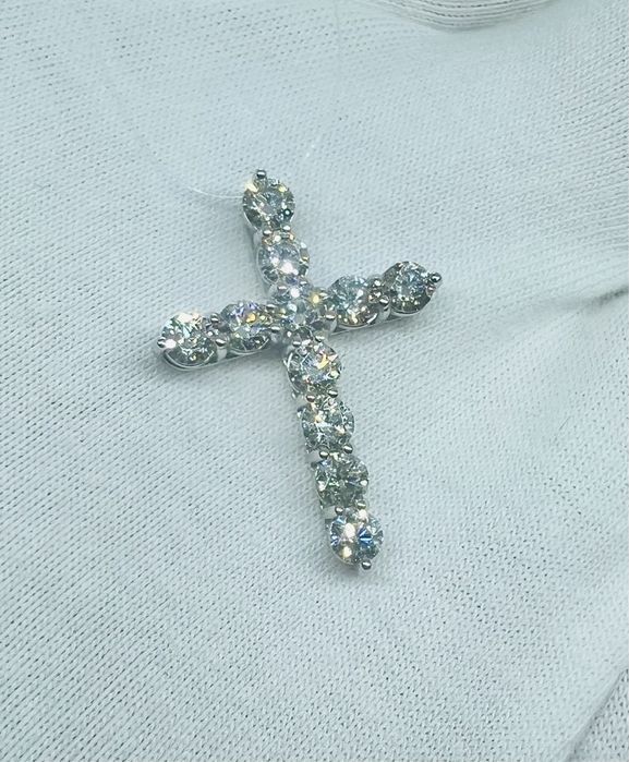 Золотой крестик с бриллиантами 1.40 карат. Ювелирный дом Сова.