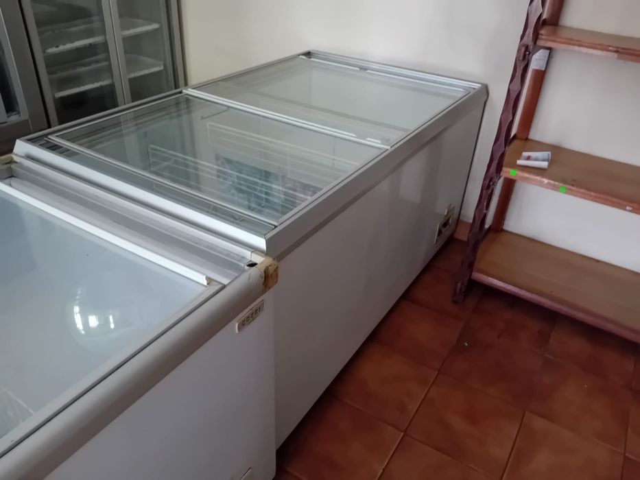 Diversas peças de minimercado