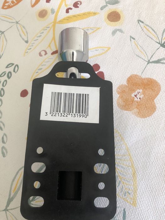 Chaves novas para pneus