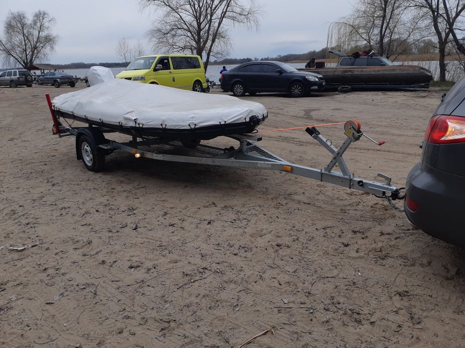 Автобот човен лодка комплект: лафет мотор