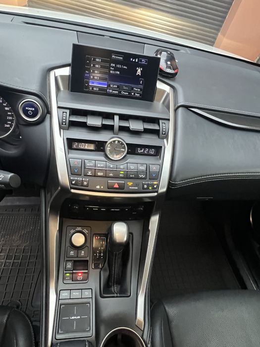 Lexus NX 300h 2016