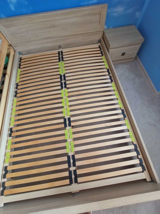 Łóżko brw kaspian 140x200 + materac i dwie szafki