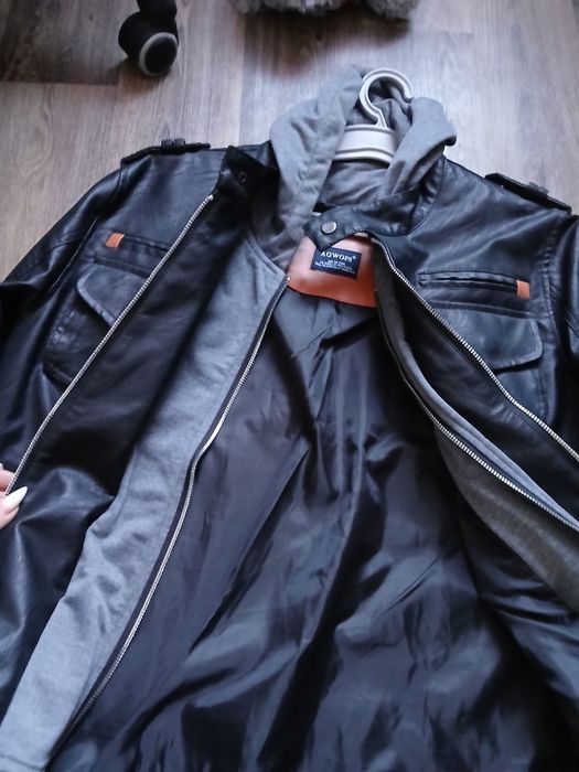 Кожанка с капюшоном