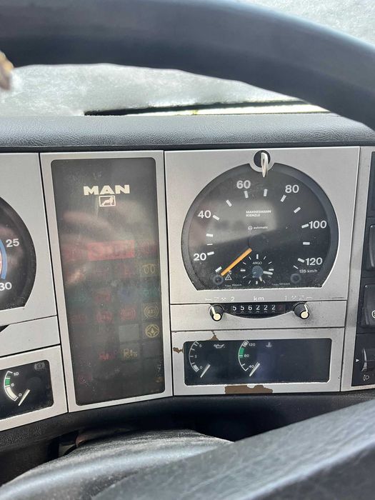 Samochód ciężarowy i przyczepa