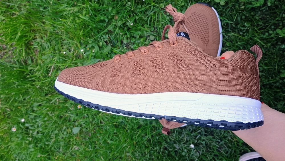 Nowe sneakersy 39 na szeroką stopę camel haluksy lekkie  brazowe