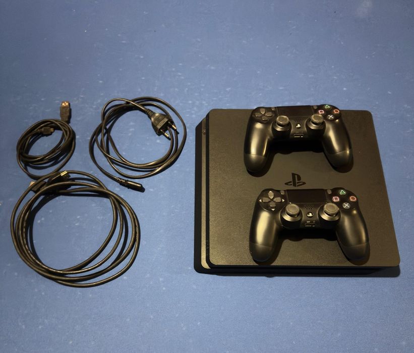 PS4 500GB + 6 jogos + 2 comandos+ VR