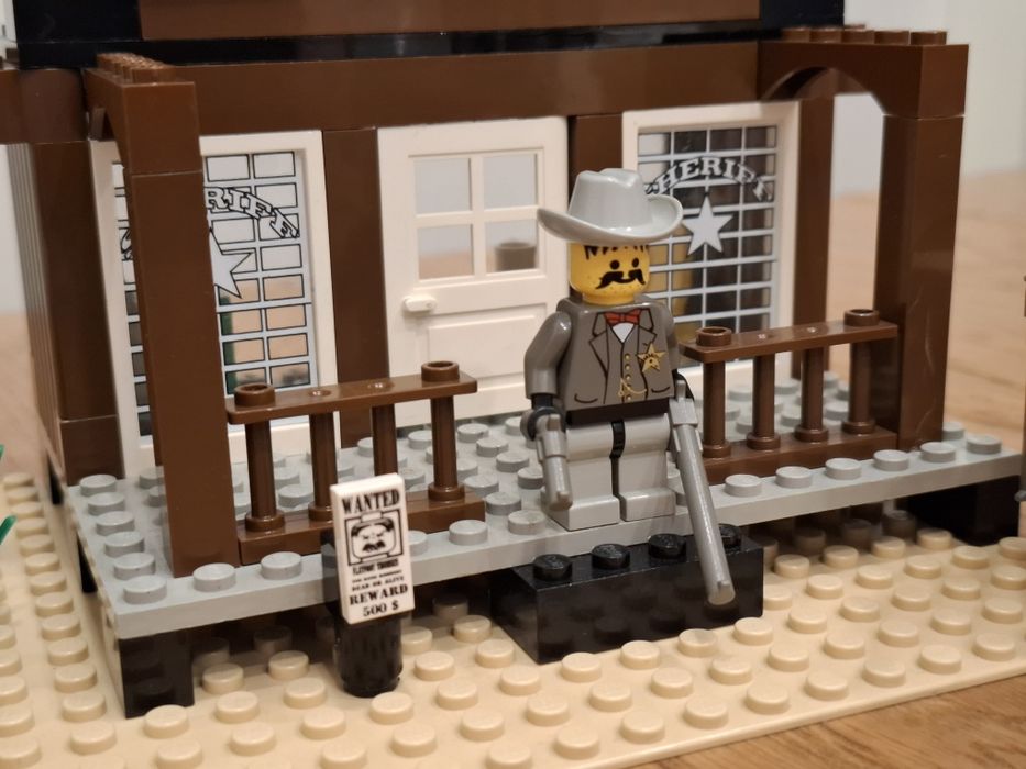 LEGO Western 6755 – Sheriff’s Lock-Up (1996)