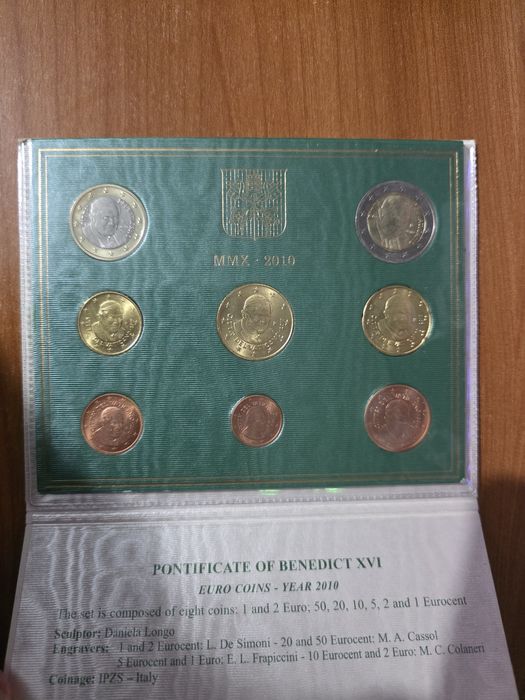 conjunto oficial de moedas de euro do Vaticano do ano de 2010.