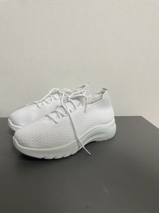 Кросівки жіночі літні