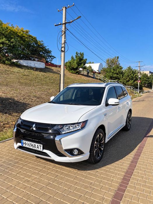 Mitsubishi Outlander 2018 Гібрид (РНЕ)