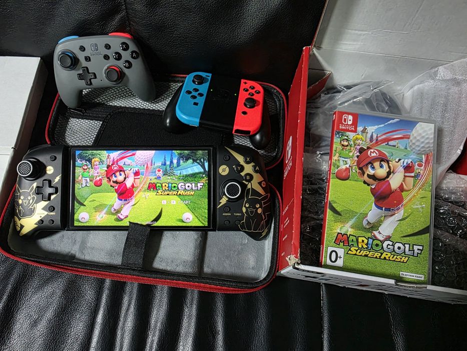 Nintendo switch OLED  64 gb hori switch split pad pro pikachu Mario golf super rush pro controller