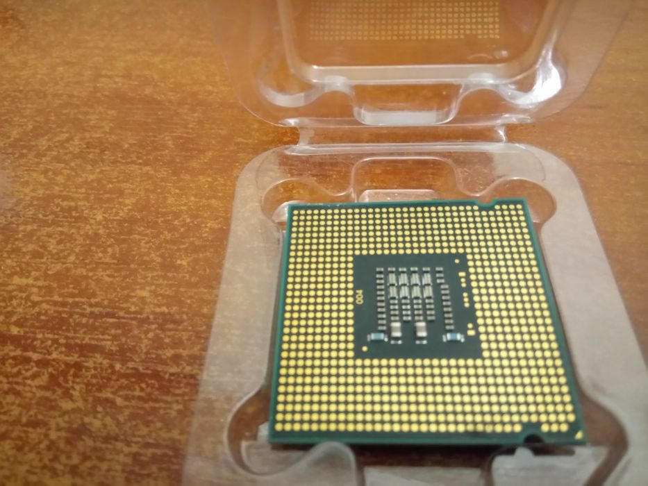 Intel Pentium Dual-Core E6300, двух ядерный процесор.