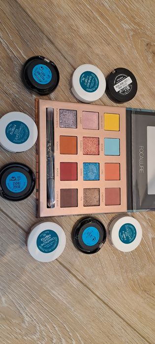 Cienie do powiek Facallure, Oriflame, Avon