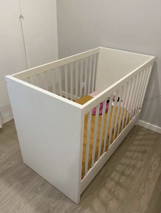 Vendo cama e berço de meninas