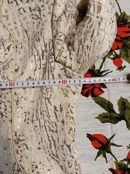 Beżowy żakiet, rozmiar m