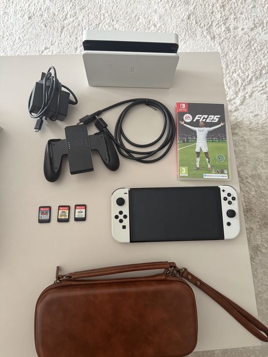 Nintendo Switch OLED branca