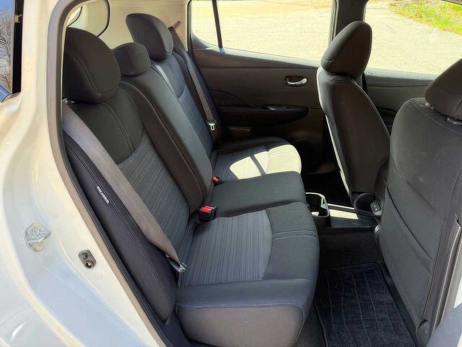 Nissan Leaf      2025