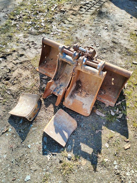 Minikoparka Takeuchi TB 016