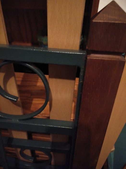 Cama ferro e madeira