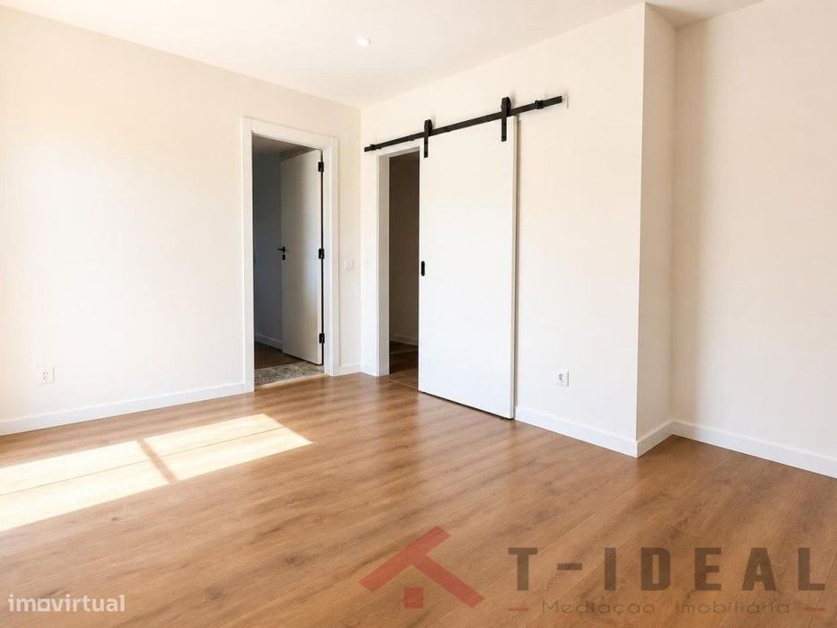 Moradia T3 Remodelada + T1 Independente no concelho da Lourinhã