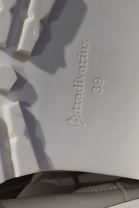 Білі ботінки черевики челсі тракторна подошва Stradivarius