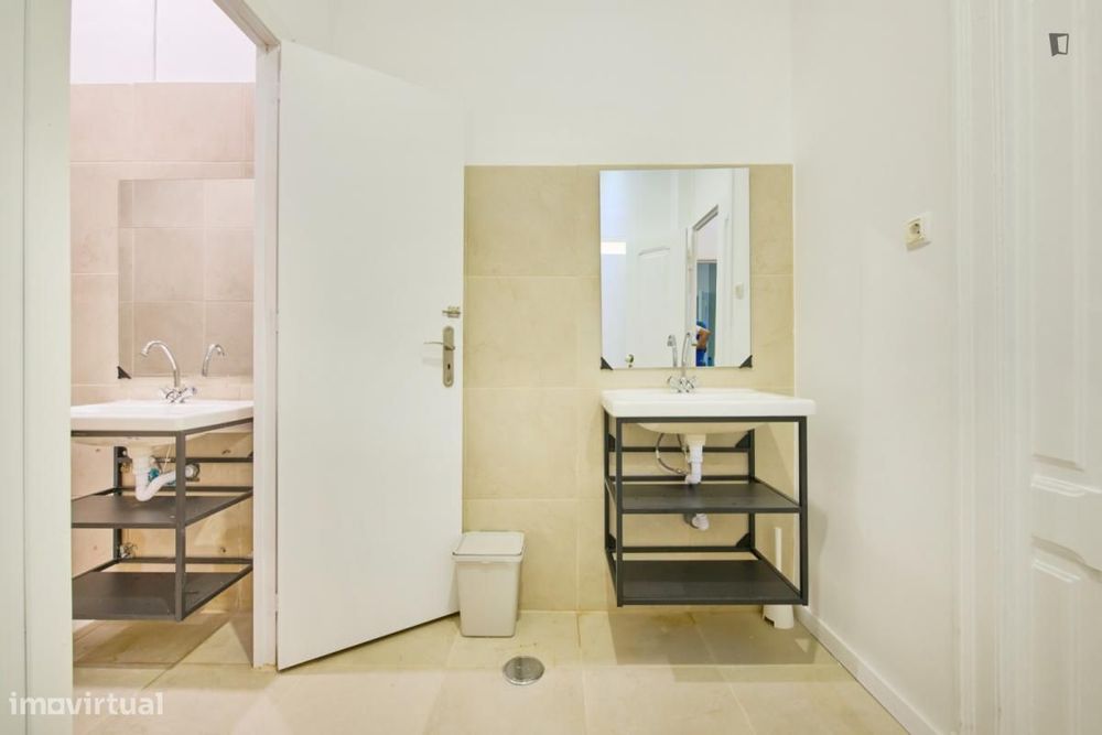 Quarto - localizado em Entrecampos Lisbon
