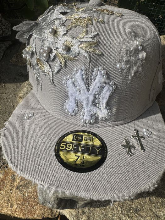 Custom Czapka FullCap New Era White Gold Roses Cross Pearl Swag