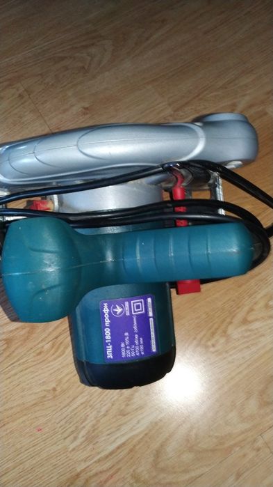 Пила торцовая ЗПЦ 1800 профи  идеальное состояние