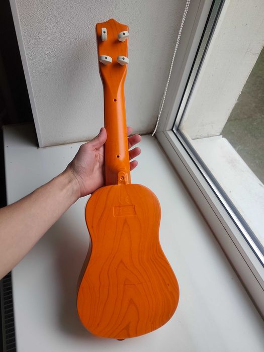 Продам дитячу гітару