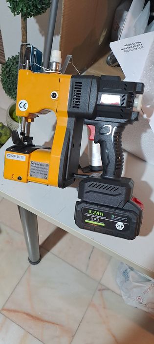 PROMOÇÃO.     Máquina  de Coser Sacos