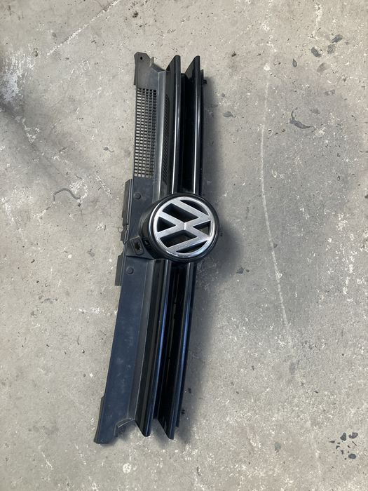 VW Golf IV 4 - grill atrapa