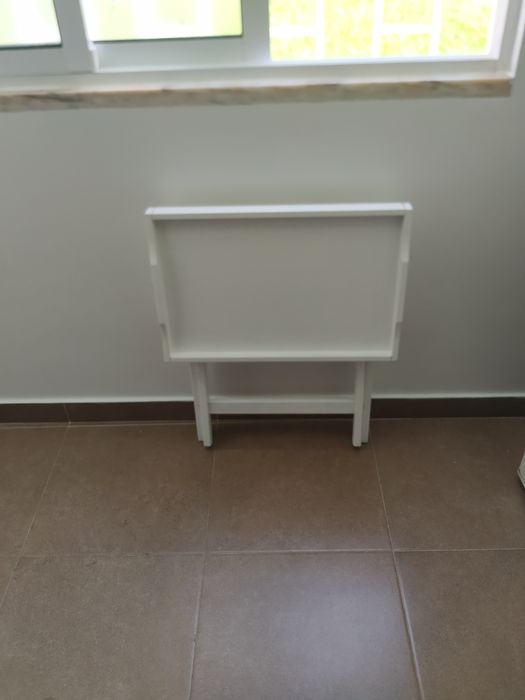 Mesa de apoio/pequena secretária articulada  IKEA