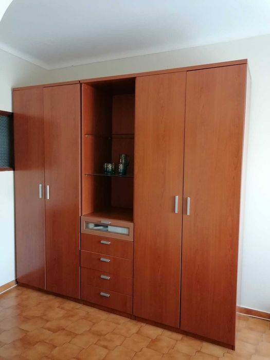 Móvel de sala e roupeiro